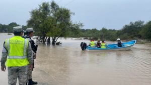 Marina auxilia a población de Tamaulipas por lluvias e inundaciones