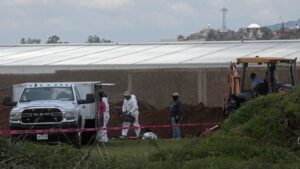 Suman 223 bolsas con restos humanos en fosa de Zapopan: Fiscalía; corresponden a 38 personas