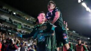 León derrota a Chivas con gol de James Rodríguez