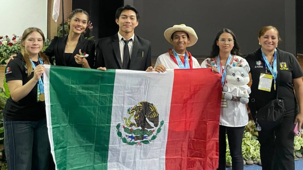 Investigación de estudiantes de Xalapa les merece tres premios