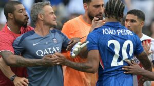 ¡Se calienta la final del Mundial de Clubes! Chelsea golea 3-0 al PSG y Luis Enrique agrede a Joao Pedro: video