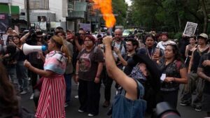 México exige respeto afuera, pero discrimina en casa