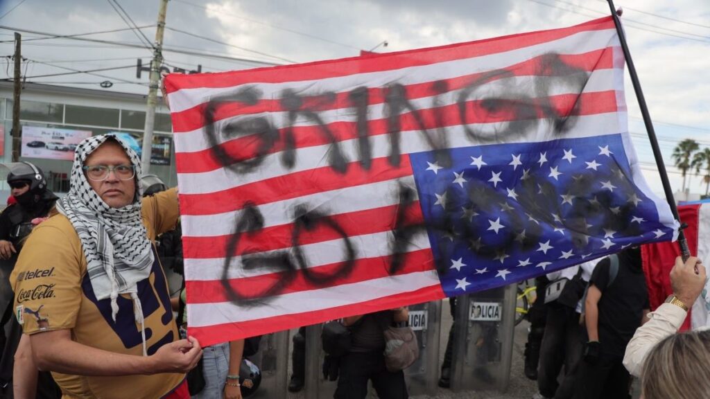 Embajada de EU alerta por marcha del 26 de julio en CDMX; pide evitar zona y advierte riesgo por agresiones y participación política.