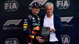 Max Verstappen logra la “pole” en Silverstone por delante de los McLaren