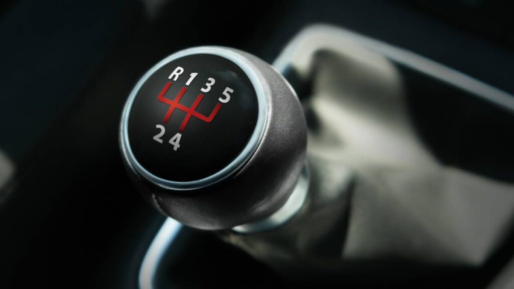 Cuida el motor del auto: estas son las velocidades en las que deben hacerse los cambios