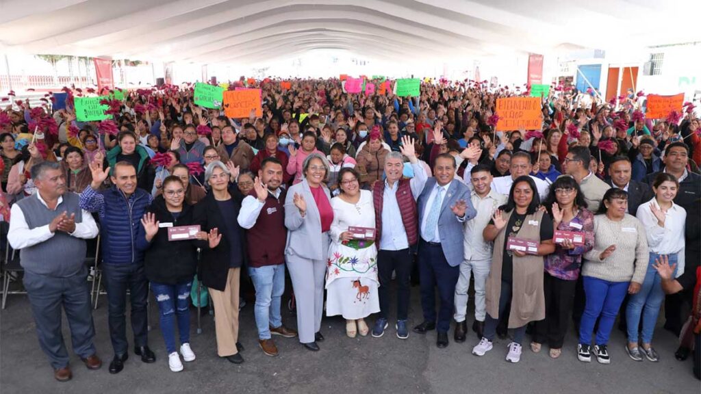 Nuevas beneficiarias del programa Mujeres con Bienestar