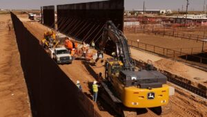 Reforzamiento fronterizo: levantan 11 km de muro más alto en EE. UU.
