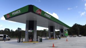 Niega Pemex el fin de las Gasolineras del Bienestar, solo dejará de usar tarjetas para flotillas