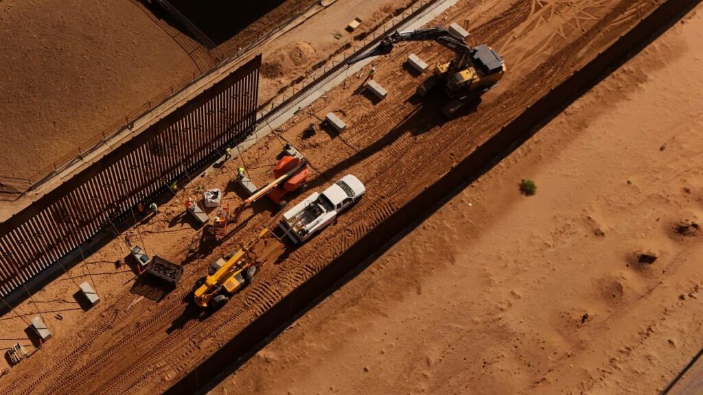Reforzamiento fronterizo: levantan 11 km de muro más alto en EE. UU.
