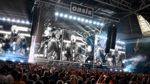 Oasis vuelve a los escenarios después de 16 años y dedica emotivo homenaje a Diogo Jota