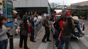 Paro de choferes en Jalisco deja a miles varados en Mi Macro Periférico