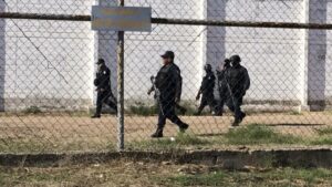 Mueren tres reos en riña dentro del Penal Goros II en Los Mochis
