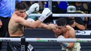 ‘Pitbull’ Cruz domina a Omar Salcido y conquista el título interino superligero WBC