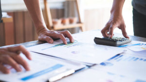 Hacienda niega eliminación de programas sociales