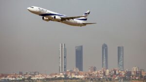 Aeropuerto de Barajas colapsa: largas filas y retrasos por falta de policías