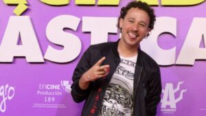 Sectur niega vínculo laboral con mujer que increpó a Luisito Comunica