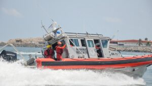 La Semar rescata a cuatro personas tras el amarizaje de una avioneta en Baja California Sur