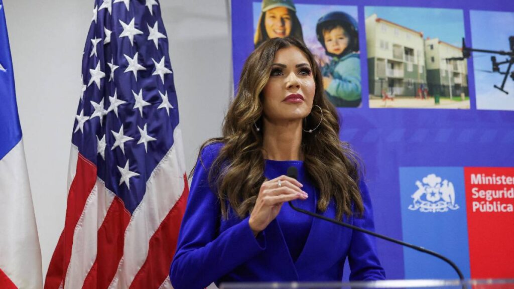 EE. UU. lanza campaña con incentivos para que migrantes se autodeporten usando la app CBP Home y evitar sanciones migratorias.