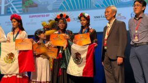Estudiantes mexicanos ganan medallas en Olimpiada de Matemáticas en Singapur