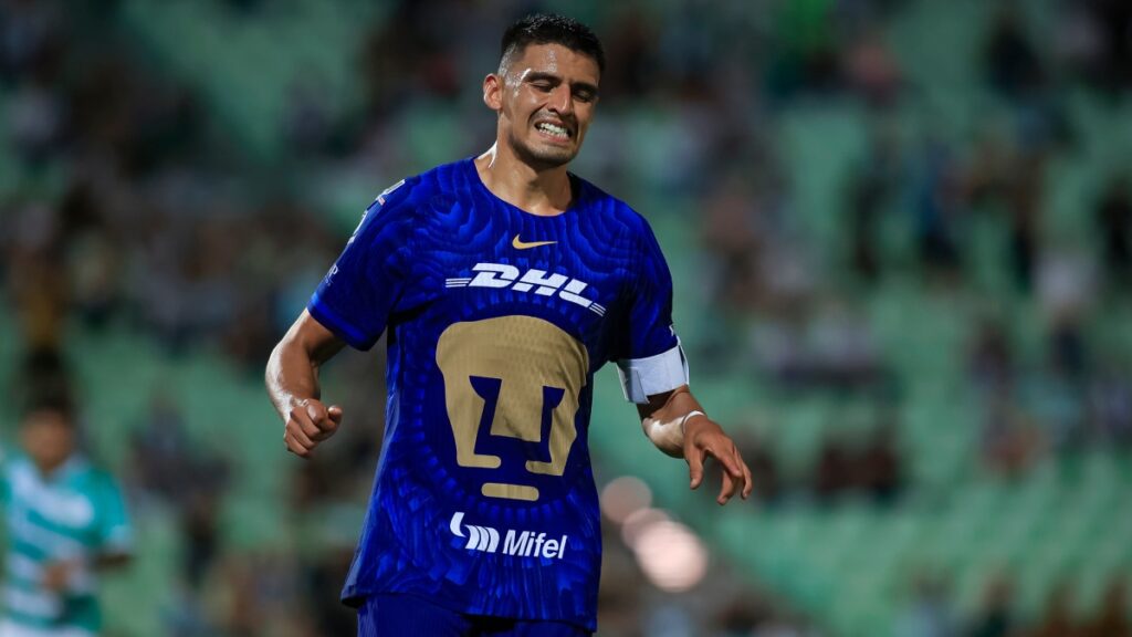 Memo Martínez en lamento con Pumas