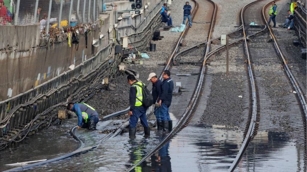El Metro CDMX realizará obras en el tramo elevado de la Línea B, del 28 al 31 de julio 2025, para reforzar la estructura y mejorar el servicio en beneficio de 350 mil usuarios diarios