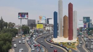 Bloquean Periférico Norte por persona desaparecida, hay caos vial