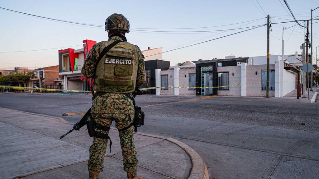 Autoridades detuvieron a 11 personas en Sinaloa.