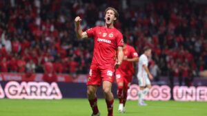 ¡El campeón ruge! Toluca remonta y vence al Necaxa para iniciar el Apertura 2025 con el pie derecho