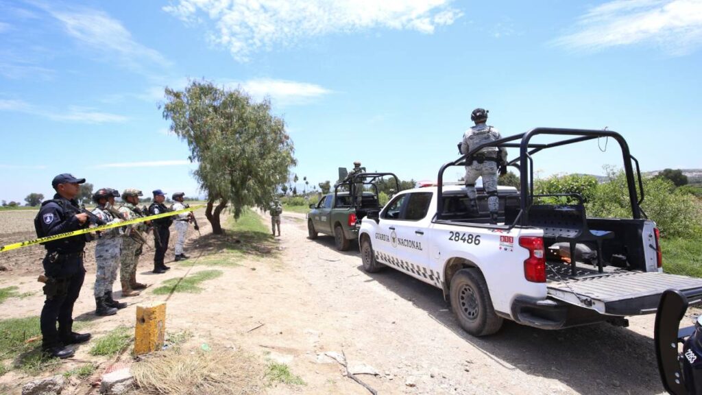 Autoridades ubican tomas clandestinas de gas LP.