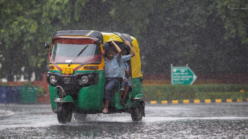 Tormentas en India dejan al menos 33 muertos por impacto de rayos