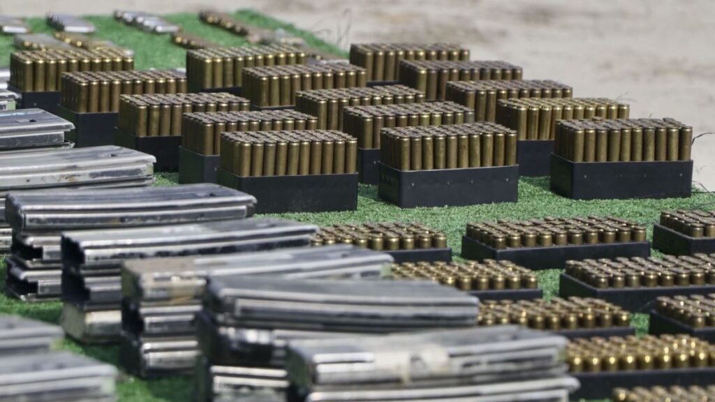 Texas concentra el 43% del tráfico ilegal de armas de EU a México; Sedena decomisó casi 6 mil armas en seis meses.