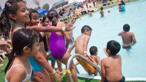 ¿De qué color debe ser el traje de baño de tus hijos si salen de vacaciones? Podría salvarle la vida