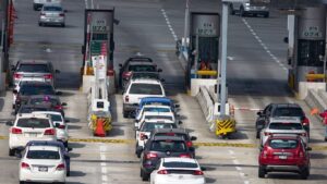 Transportistas bloquean hoy seis casetas de acceso a la CDMX tras desaparición de operador