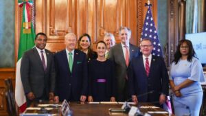 Sheinbaum habla con congresistas de EU sobre temas clave