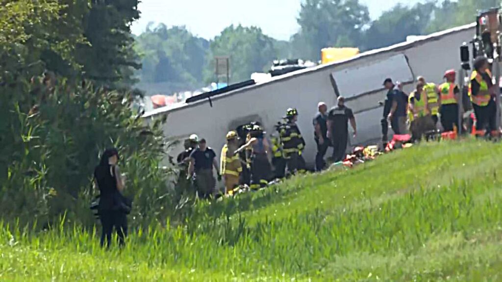 Vuelca autobús con turistas en Nueva York