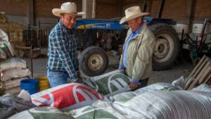 ¿Tu giro es el campo? Abren registro de Fertilizantes para el Bienestar en 21 estados durante agosto