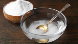 Agua oxigenada con bicarbonato: la mezcla versátil para tu hogar