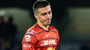 Alex Padilla es goleado por el Liverpool en su segundo partido como titular en el Athletic Club