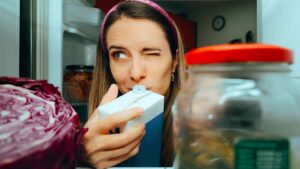 ¿Se pueden comer los alimentos caducados?