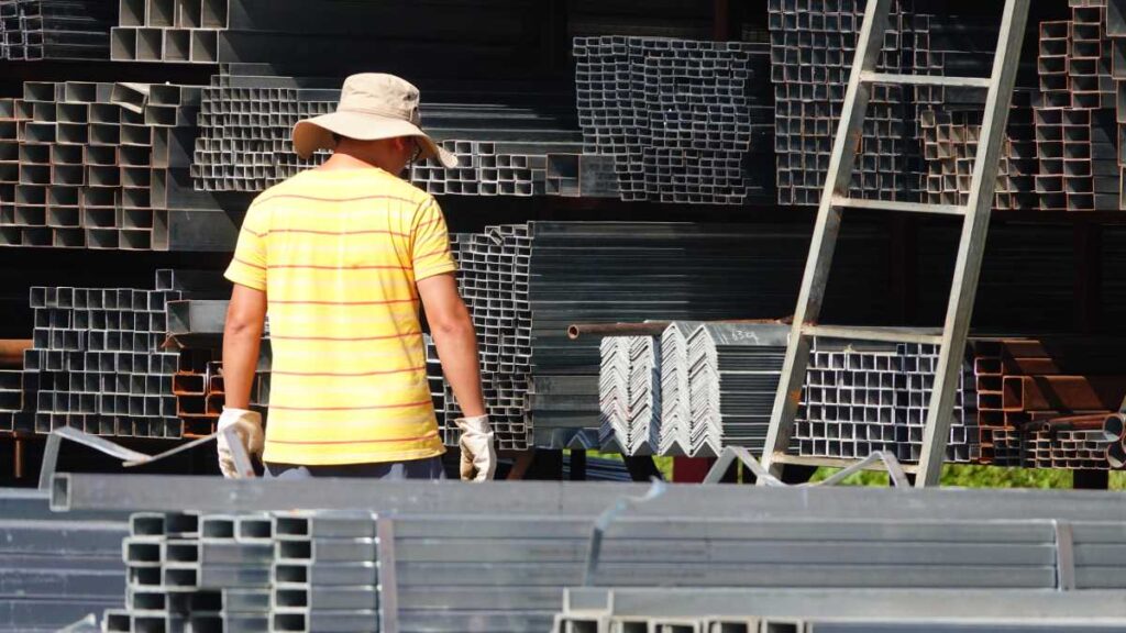 Aranceles al acero y aluminio se extienden a derivados