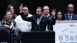 Morena: Reforma electoral no busca debilitar al INE; asegura habrá apertura a todas las voces