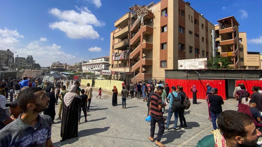 Ataque israelí en hospital de Gaza deja 15 muertos, entre ellos periodistas