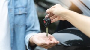 Un mecánico revela los secretos para evitar fraudes al comprar un auto usado