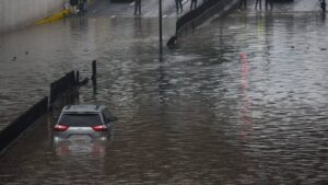 Baja costo de pólizas por robo; se encarece mantenimiento de autos por lluvias