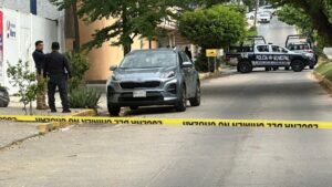 Balean vehículo de jueza en Acapulco y sale ilesa