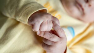 Hallan a bebé recién nacida abandonada en calles de Gustavo A. Madero; suman ya 6 casos en los últimos meses