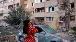 Ataque masivo ruso deja 15 muertos en Kiev y socava esfuerzos de paz: VIDEOS