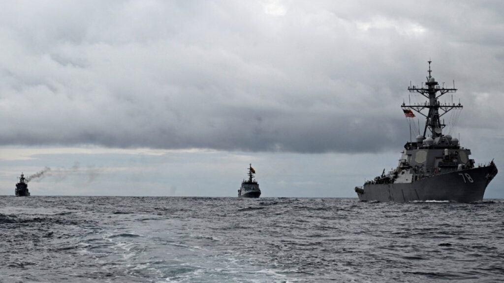 EE. UU. despliega tres destructores cerca de Venezuela