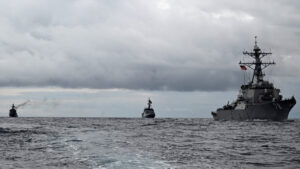 EE. UU. despliega tres destructores cerca de Venezuela