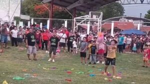 Indigna video de niños rompiendo piñatas con animales vivos en Calkiní, Campeche